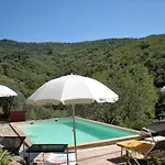 בית נופש In With Pool קורטונה