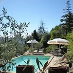 בית נופש In With Pool