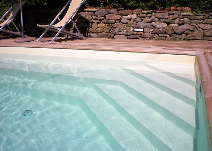 In With Pool Cortona